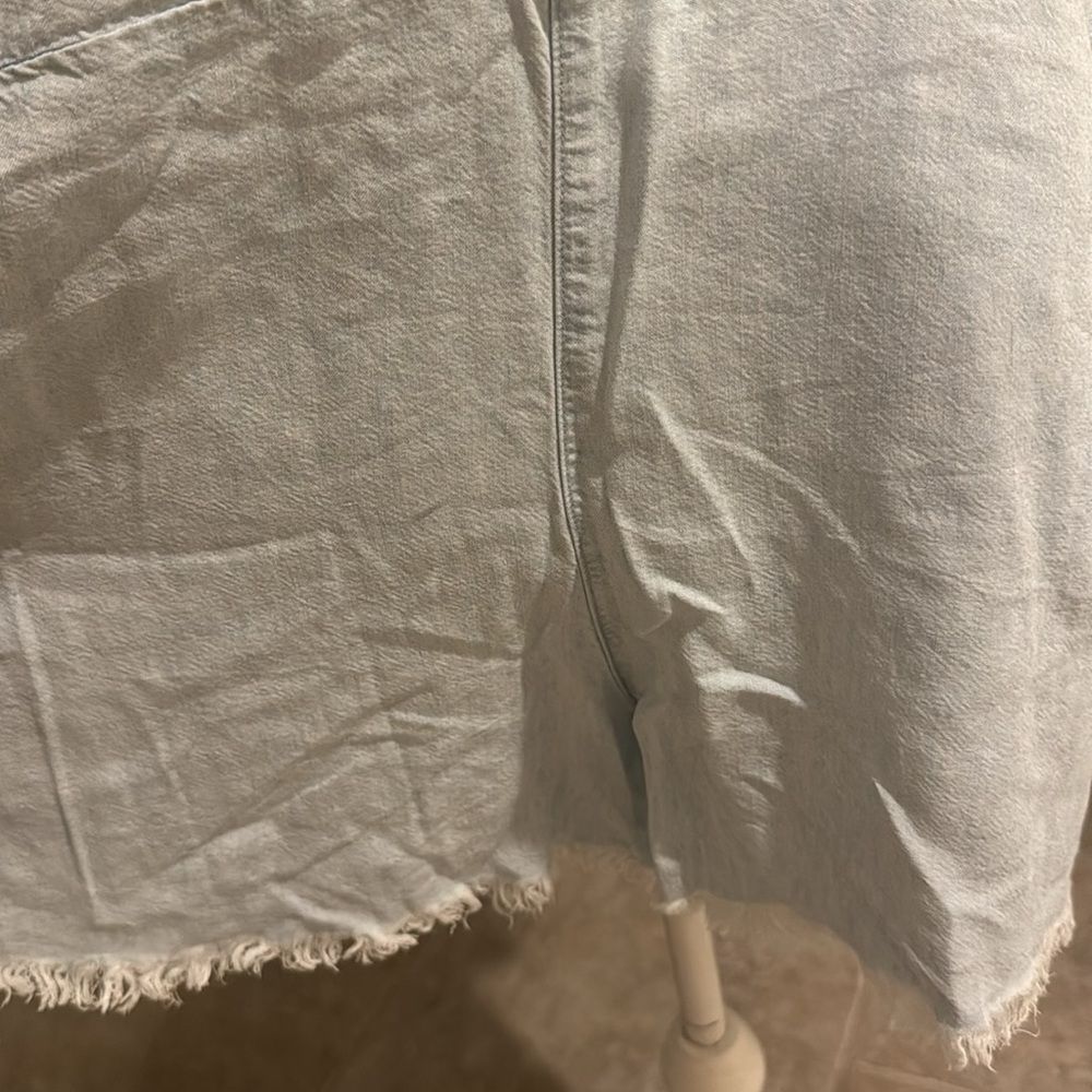 Women's Romper Show me your mumu Large Light Denim distressed hem and arms - Picture 4 of 9